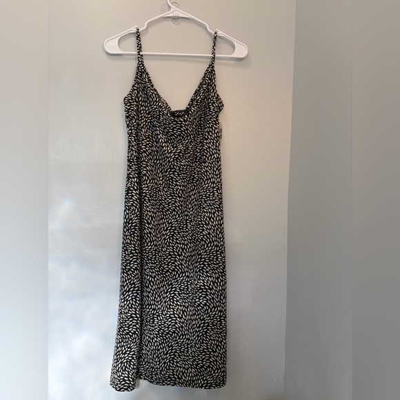 loco blue Dresses & Skirts - Chic Black and White Leaf Print Midi Dress